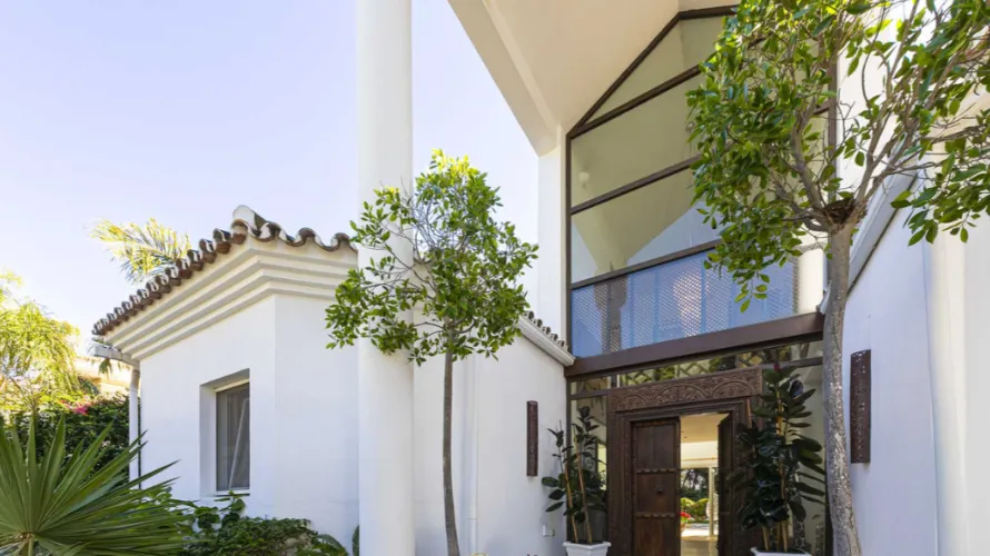 4 bedrooms villa for sale , Marbella, Spain No. 31131