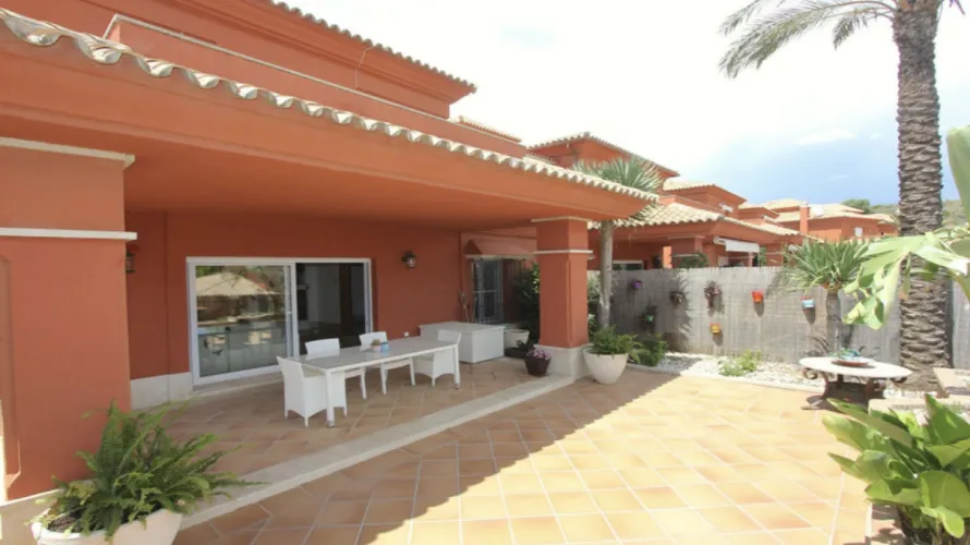 6 bedrooms villa for sale , Marbella, Spain No. 30637