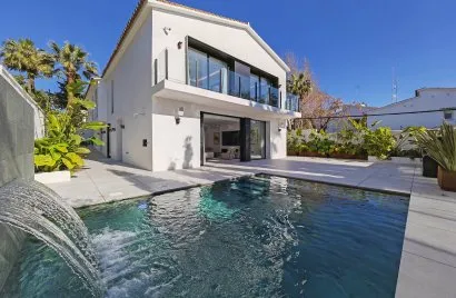 5 bedrooms villa for sale , Nueva Andalucia, Spain No. 30548