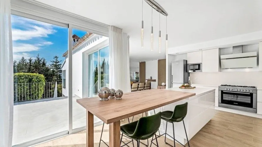 5 bedrooms villa for sale , Marbella, Spain No. 31054 № 10