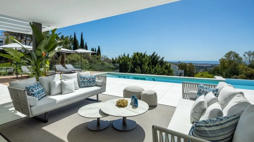 5 bedrooms house for sale , La Quinta, Spain No. 30638 № 5