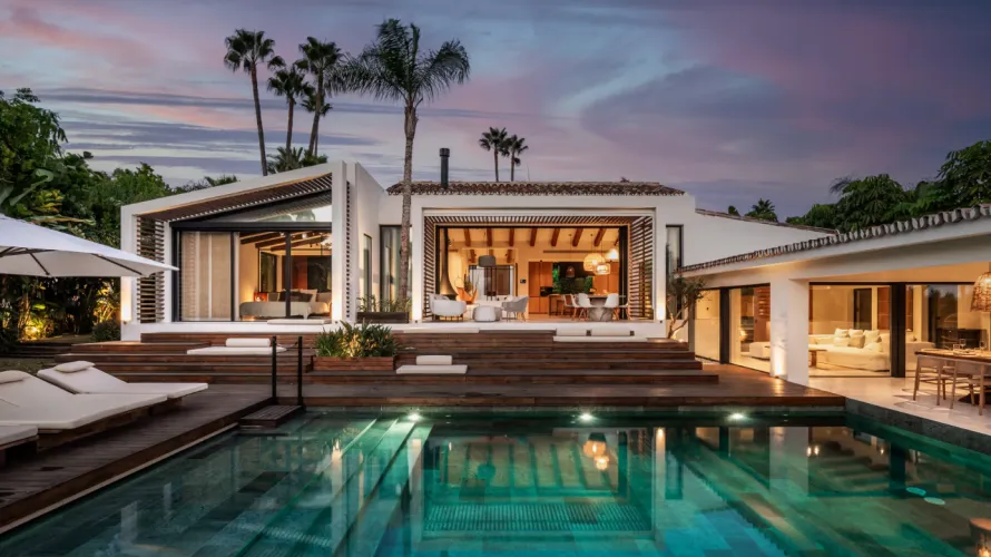 5 bedrooms house for sale , Nueva Andalucia, Spain No. 30726