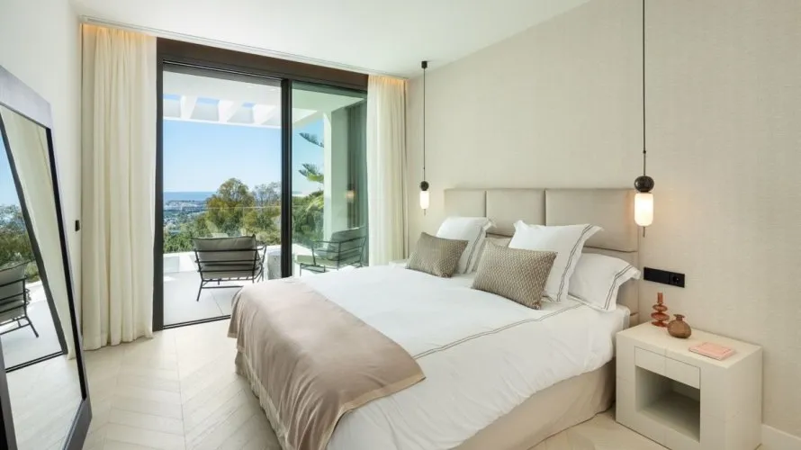 5 bedrooms house for sale , La Quinta, Spain No. 30638 № 23