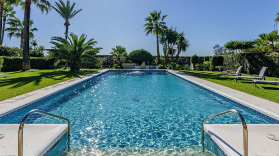 9 bedrooms house for sale , Estepona, Spain No. 30725 № 16