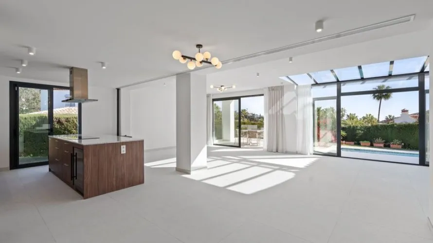 4 bedrooms villa for sale , Marbella, Spain No. 31052 № 4