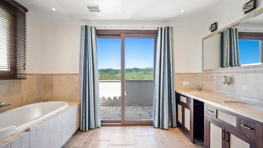 6 bedrooms villa for sale , Benahavis, Spain No. 30745 № 15