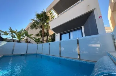 3 bedrooms villa for sale , La Veleta, Spain No. 30964