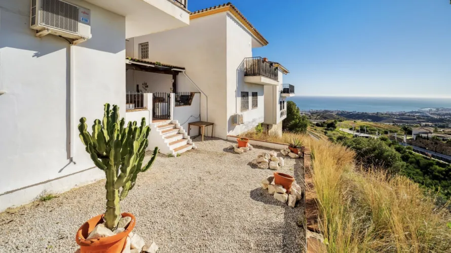 3 bedrooms house for sale , Mijas Costa, Spain No. 31041 № 17