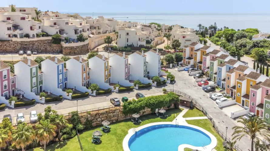 3 bedrooms townhouse for sale , Casares, Spain No. 31067 № 1