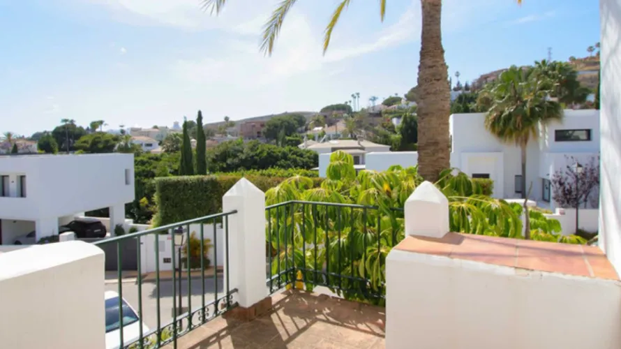 3 bedrooms townhouse for sale , Benahavis, Spain No. 31049 № 2