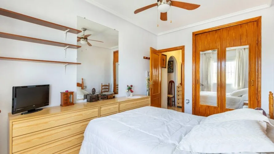 4 bedrooms bungalow for sale , Torrevieja, Spain No. 30684 № 11