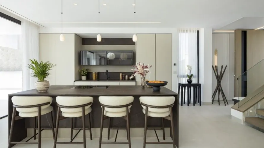 5 bedrooms house for sale , La Quinta, Spain No. 31059 № 5