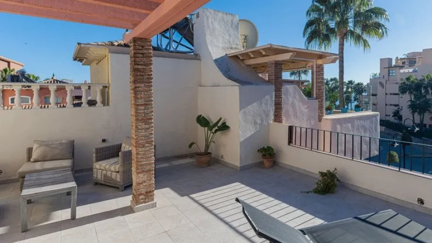 3 bedrooms townhouse for sale , Estepona, Spain No. 30756 № 1