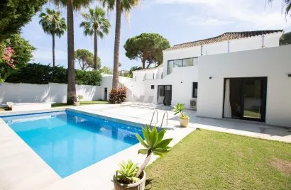 4 bedrooms villa for sale , Marbella, Spain No. 30581