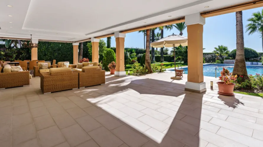 9 bedrooms house for sale , Estepona, Spain No. 30725 № 14