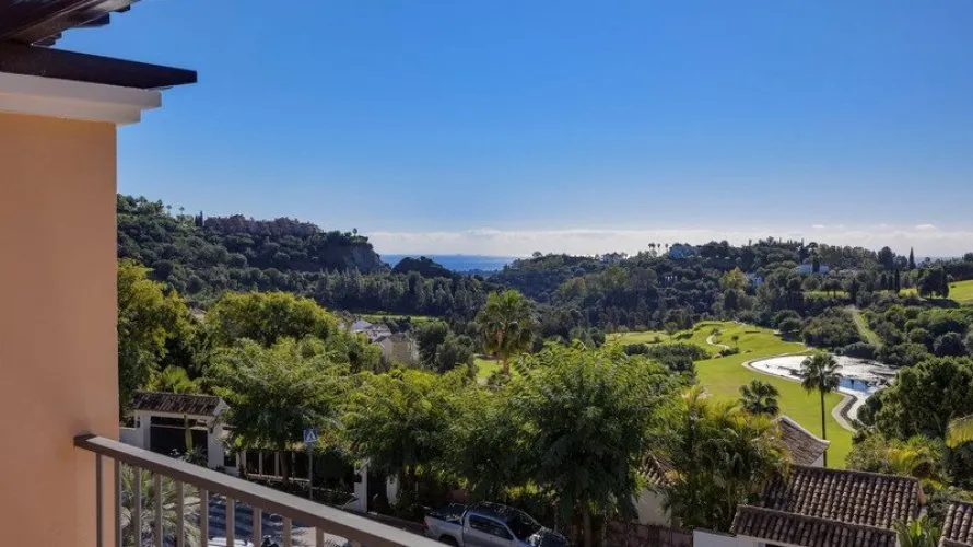 3 bedrooms townhouse for sale , Benahavis, Spain No. 31044