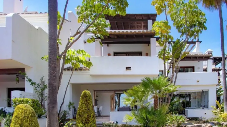 3 bedrooms townhouse for sale , Benahavis, Spain No. 31043