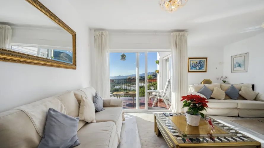 3 bedrooms house for sale , Mijas Costa, Spain No. 31041 № 2