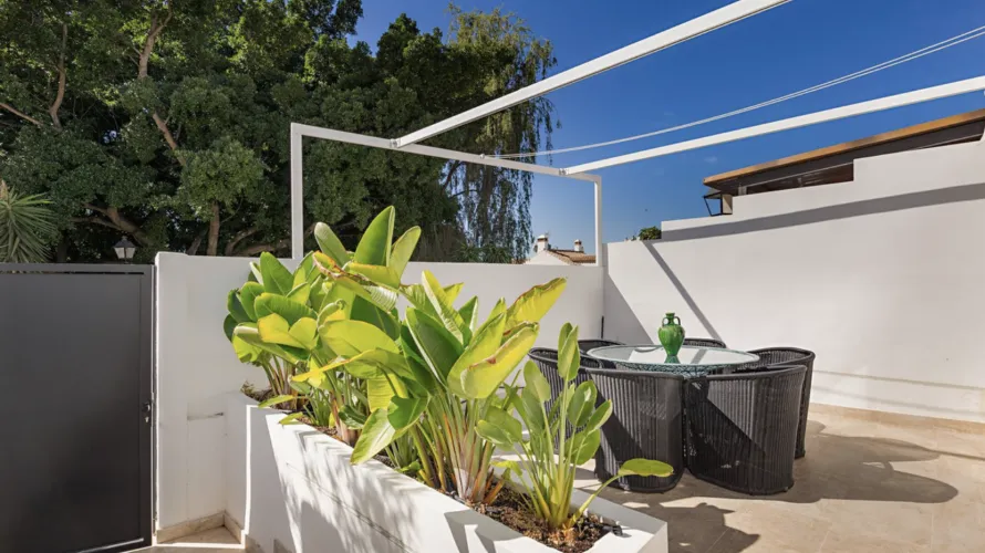 2 bedrooms townhouse for sale , Nueva Andalucia, Spain No. 30990