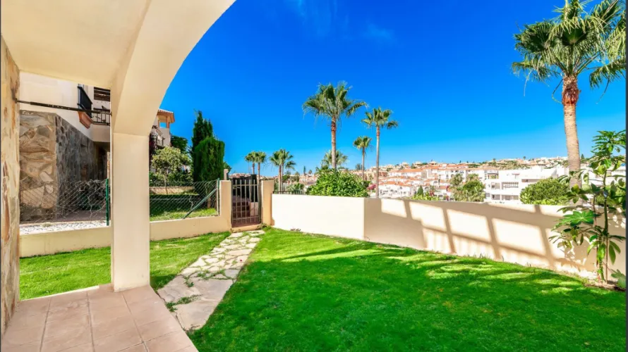 5 bedrooms villa for sale , Mijas Costa, Spain No. 31075 № 17