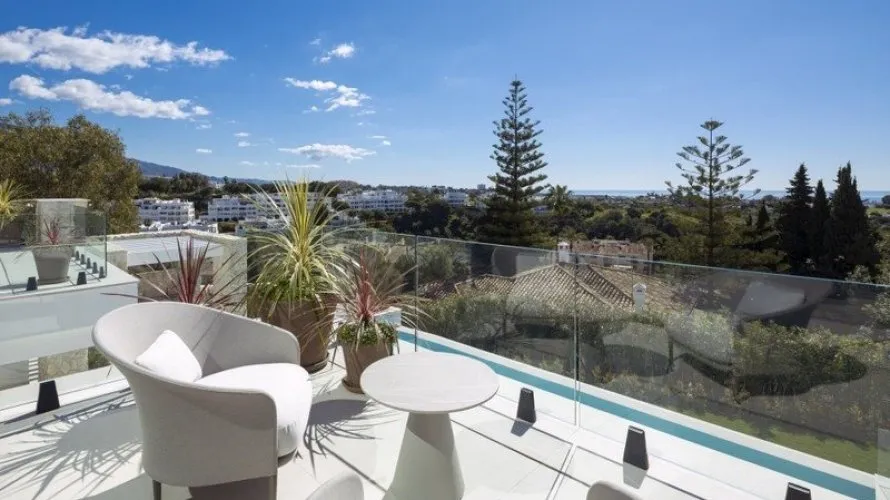 5 bedrooms house for sale , La Quinta, Spain No. 31059 № 22