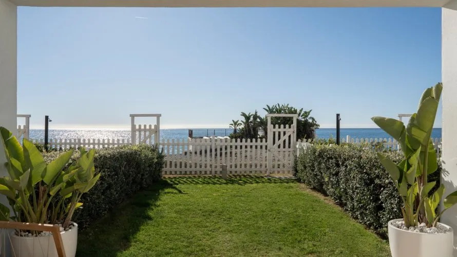 3 bedrooms townhouse for sale , Estepona, Spain No. 30569