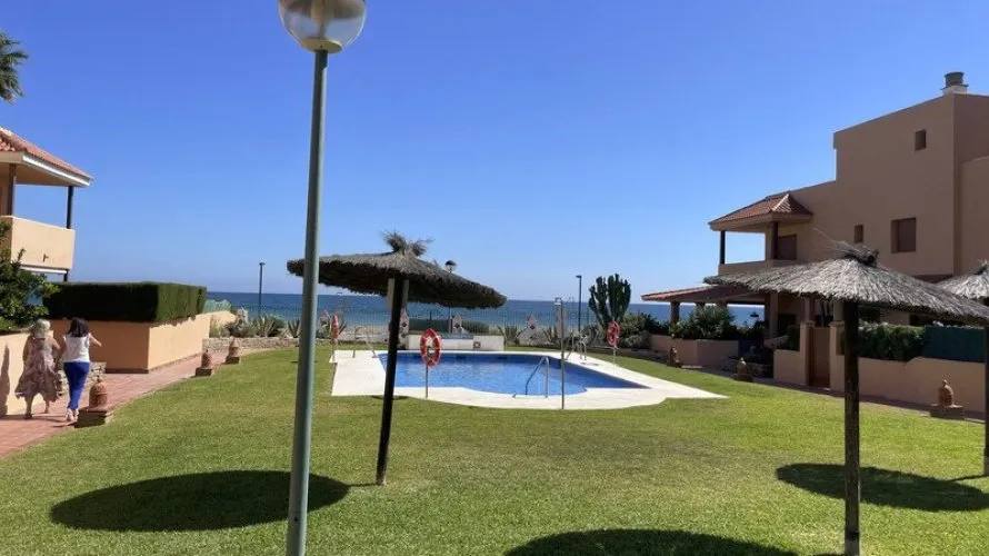 3 bedrooms townhouse for sale , Casares, Spain No. 30577 № 1