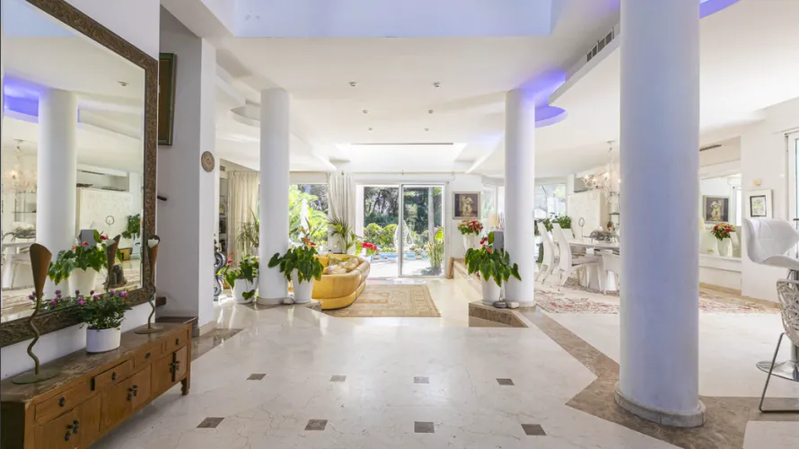 4 bedrooms villa for sale , Marbella, Spain No. 31131 № 3