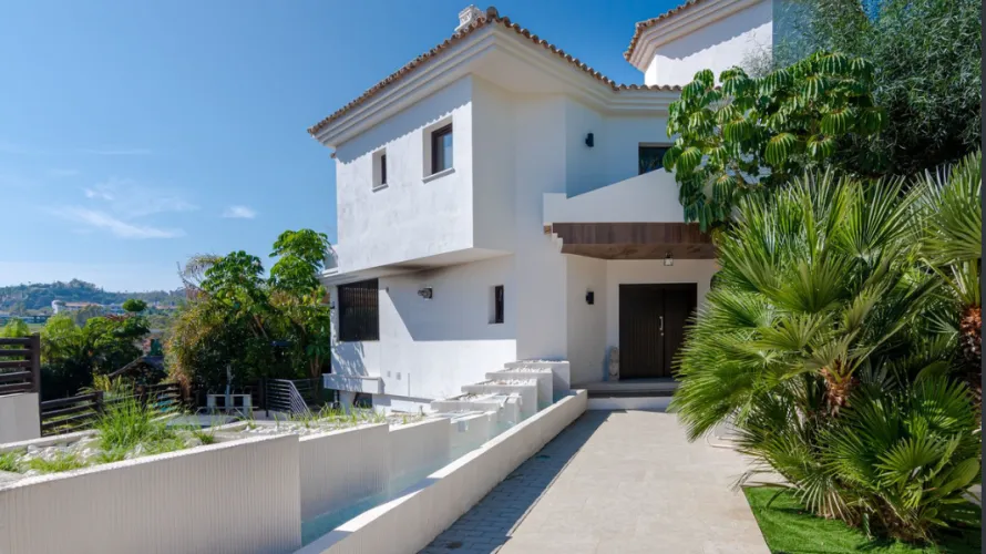 5 bedrooms villa for sale , Nueva Andalucia, Spain No. 31125 № 20