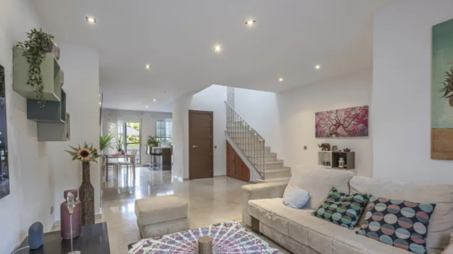 3 bedrooms townhouse for sale , Cancelada, Spain No. 31142 № 1