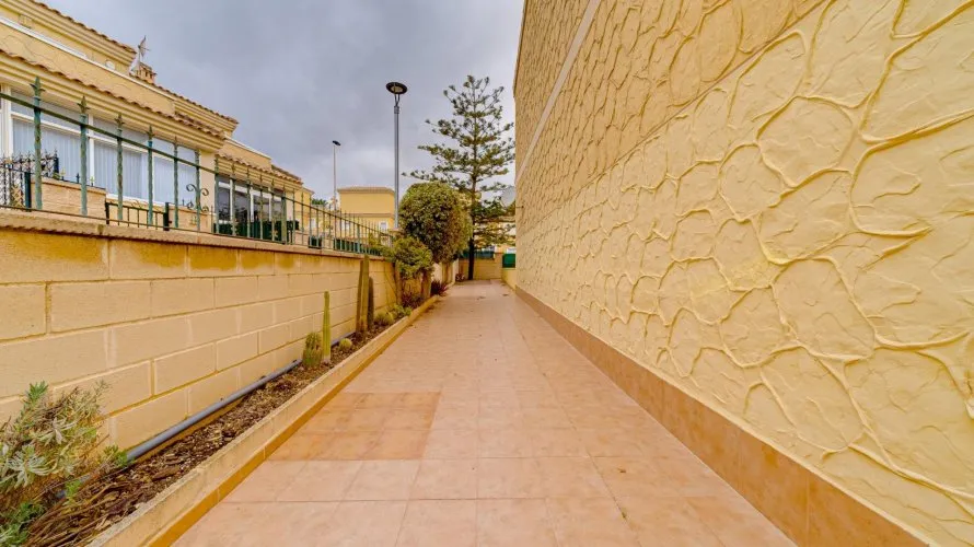 5 bedrooms bungalow for sale , Los Altos, Spain No. 30962 № 3