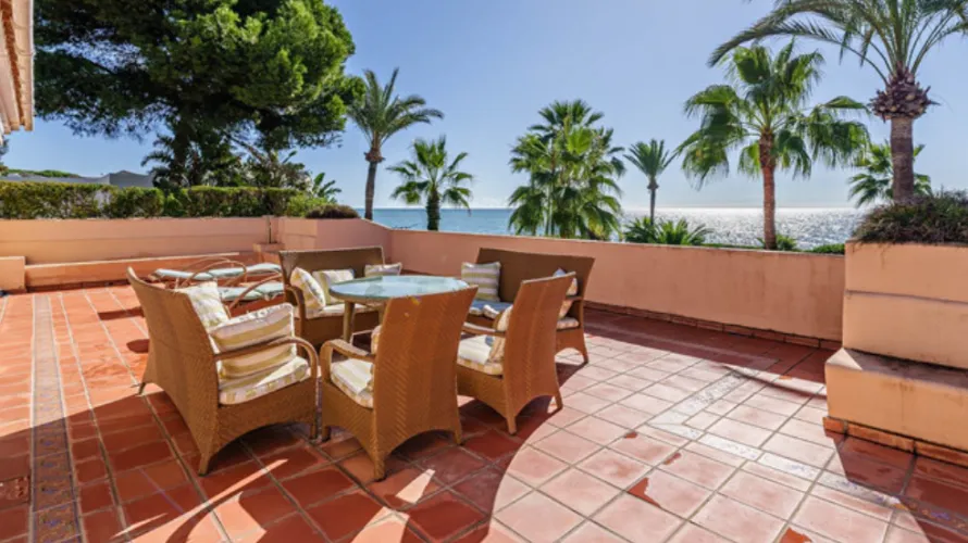 9 bedrooms house for sale , Estepona, Spain No. 30725 № 10