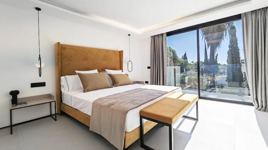 5 bedrooms villa for sale , Nueva Andalucia, Spain No. 30548 № 1