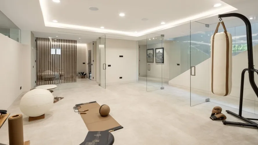 6 bedrooms house for sale , Nueva Andalucia, Spain No. 30762 № 5