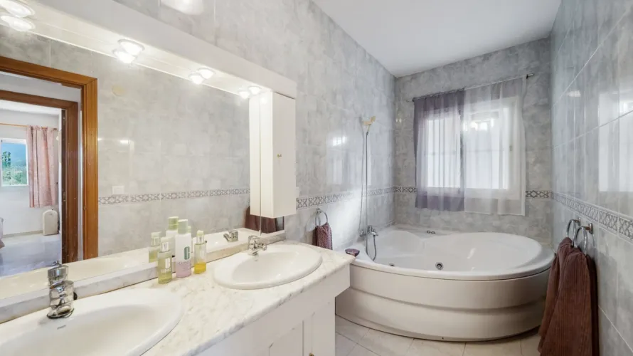 3 bedrooms house for sale , Mijas Costa, Spain No. 31041 № 10