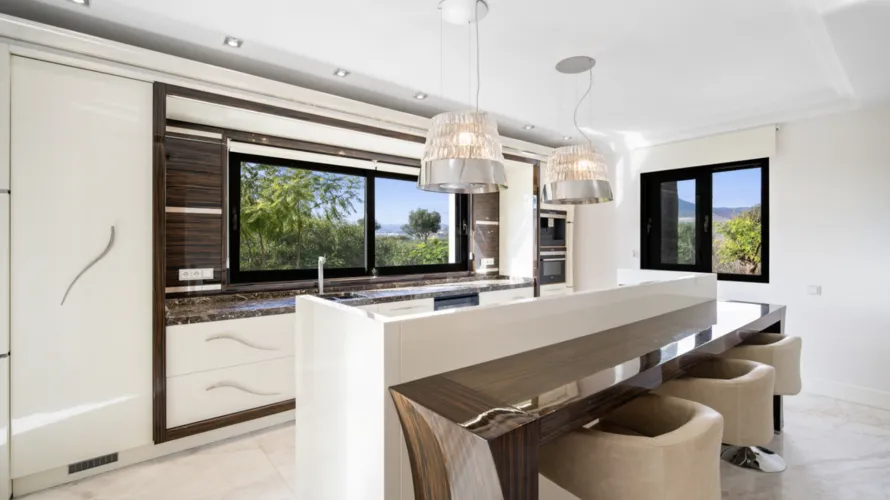 6 bedrooms villa for sale , Marbella, Spain No. 30740 № 3