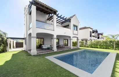 3 bedrooms villa for sale , Estepona, Spain No. 30503