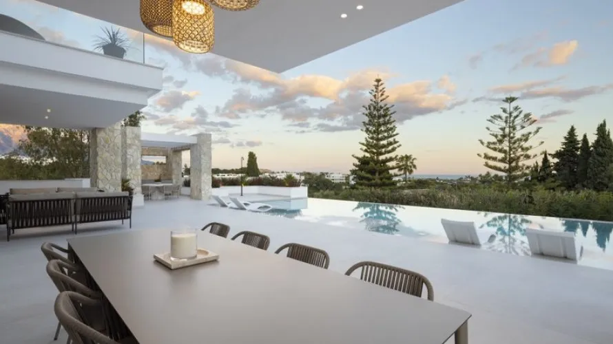 5 bedrooms house for sale , La Quinta, Spain No. 31059 № 26