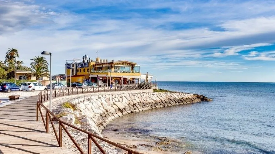 4 bedrooms villa for sale , Torrevieja, Spain No. 31005 № 9