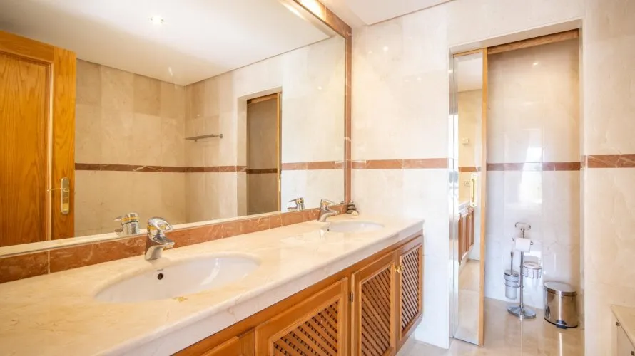 3 bedrooms townhouse for sale , Estepona, Spain No. 30496 № 1