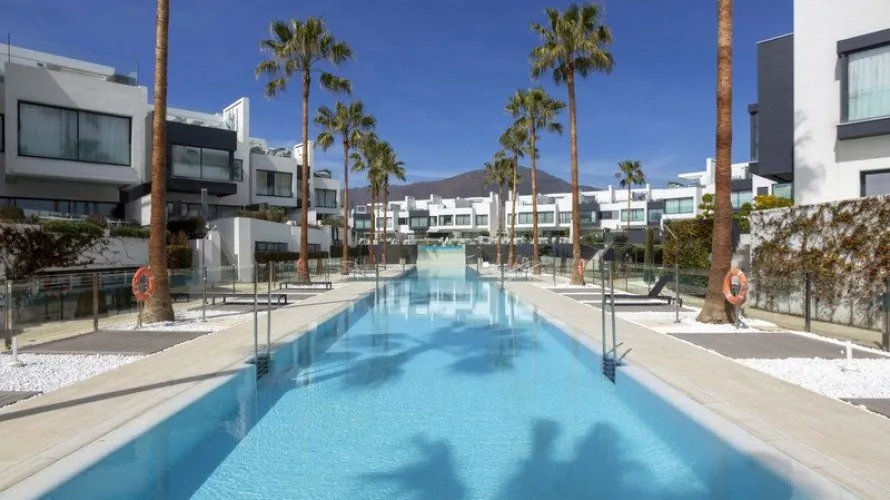 4 bedrooms townhouse for sale , Estepona, Spain No. 30644 № 19