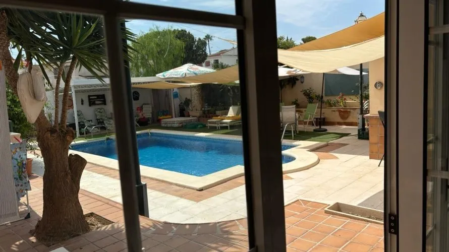 4 bedrooms villa for sale , Torrevieja, Spain No. 31019 № 11