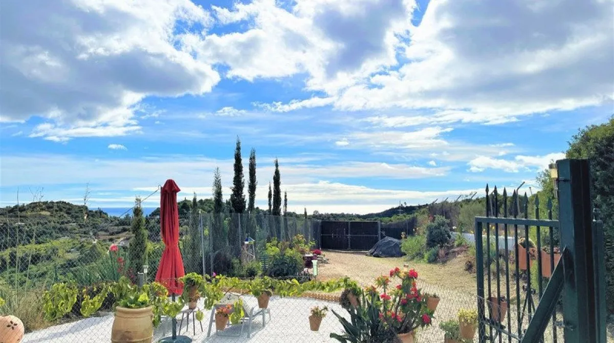 2 bedrooms house for sale , Estepona, Spain No. 30774