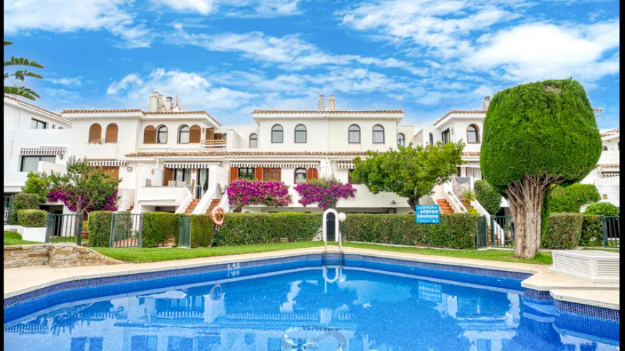 3 bedrooms townhouse for sale , Estepona, Spain No. 31065