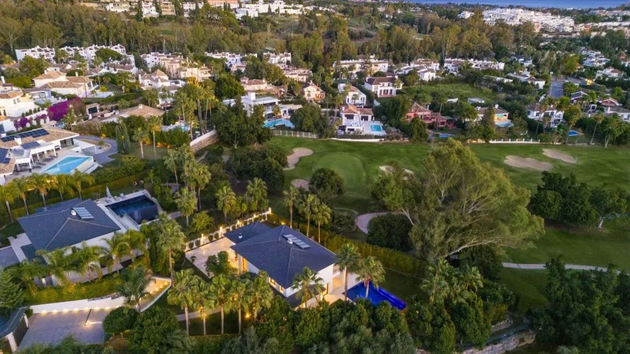 6 bedrooms villa for sale , Nueva Andalucia, Spain No. 30583 № 13