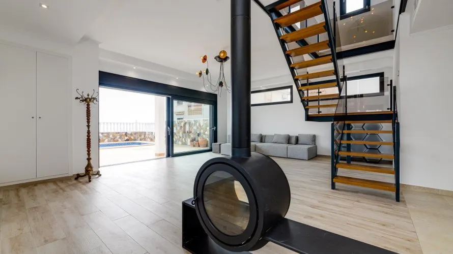 4 bedrooms villa for sale , Torrevieja, Spain No. 30915 № 1