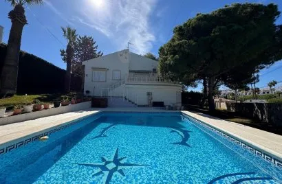 3 bedrooms villa for sale , Cabo Roig, Spain No. 30722