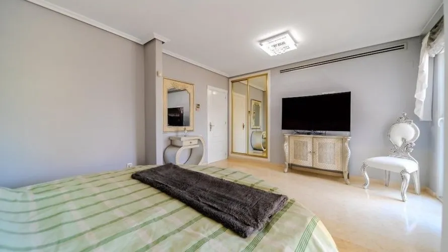 5 bedrooms villa for sale , Torrevieja, Spain No. 31021 № 11