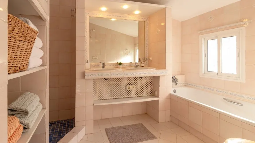 5 bedrooms villa for sale , Estepona, Spain No. 30541 № 23