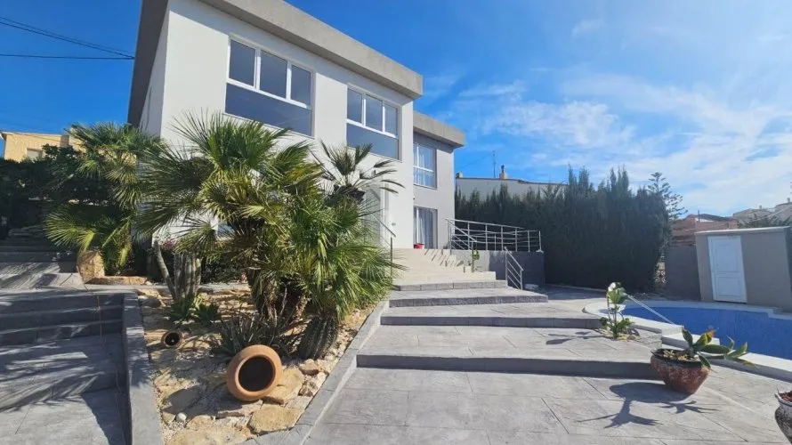 4 bedrooms villa for sale , Calpe, Spain No. 30955